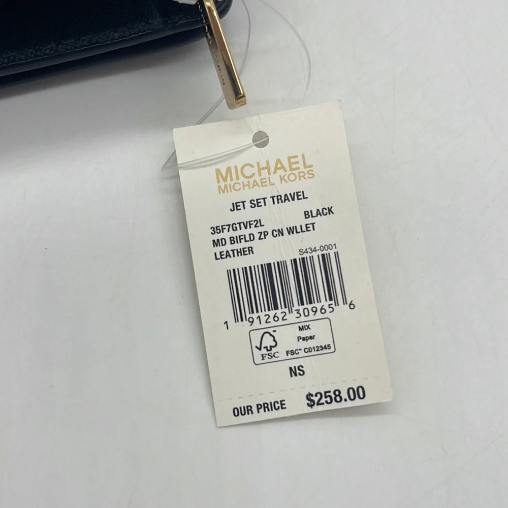 Michael Kors Medium Bifold Zip Corner Wallet